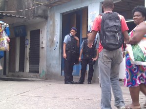 Policiais na rua, normal