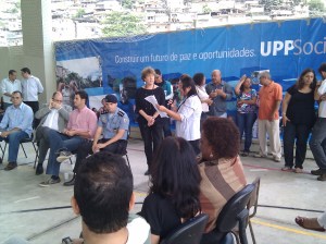 Sílvia Ramos ouve a lista confeccionada por A Rede