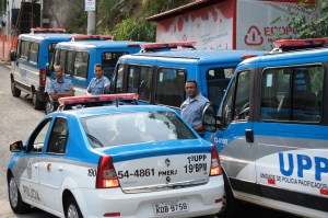 Where the pacification police are usually stationed, at the Morro da Babilônia and Chapéu Mangueira favelas