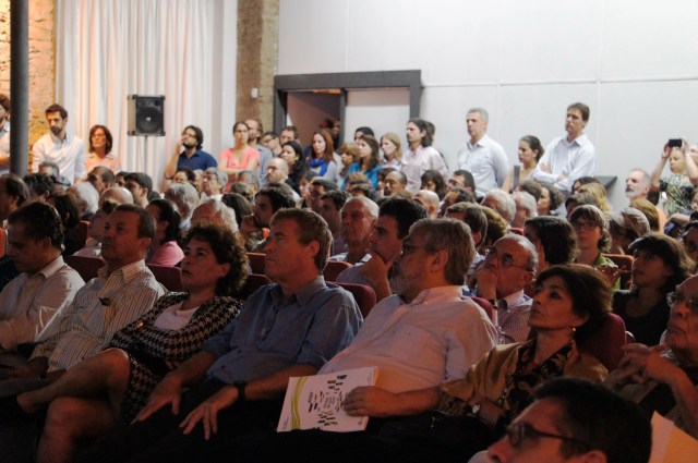 Former Urban Planning Secretary Alfredo Sirkis, who criticized the city for taking down the Perimetral expressway, sits amid the IAB crowd