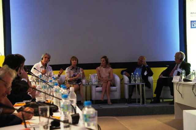 Former mayor of Bogotá, Enrique Peñalosa (far left), a ferocious advocate of green space and dedicated bus lanes