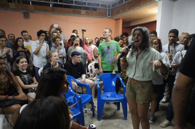 Thais Fraga improvisou também