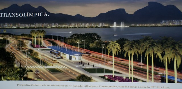 Ilha Pura, na porta de um BRT novo, ambos em construção