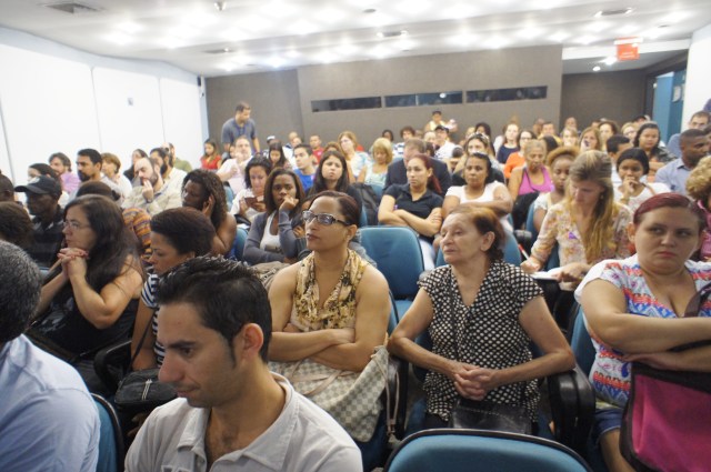 140 pessoas, entre moradores, pesquisadores, jornalistas e ativistas  tomaram parte na audiência
